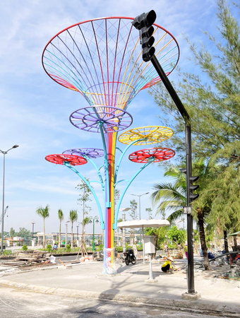 TRỤ ÁNH SÁNG TẠI PHỐ ĐI BỘ BẠCH ĐẰNG