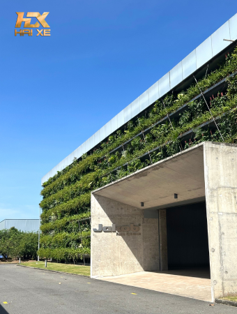 JAKOB - BỨC TƯỜNG XANH GIỮA LÒNG CÔNG NGHIỆP