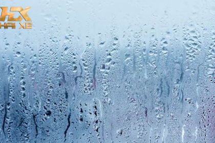 Tại sao cửa kính bị hấp hơi nước?
